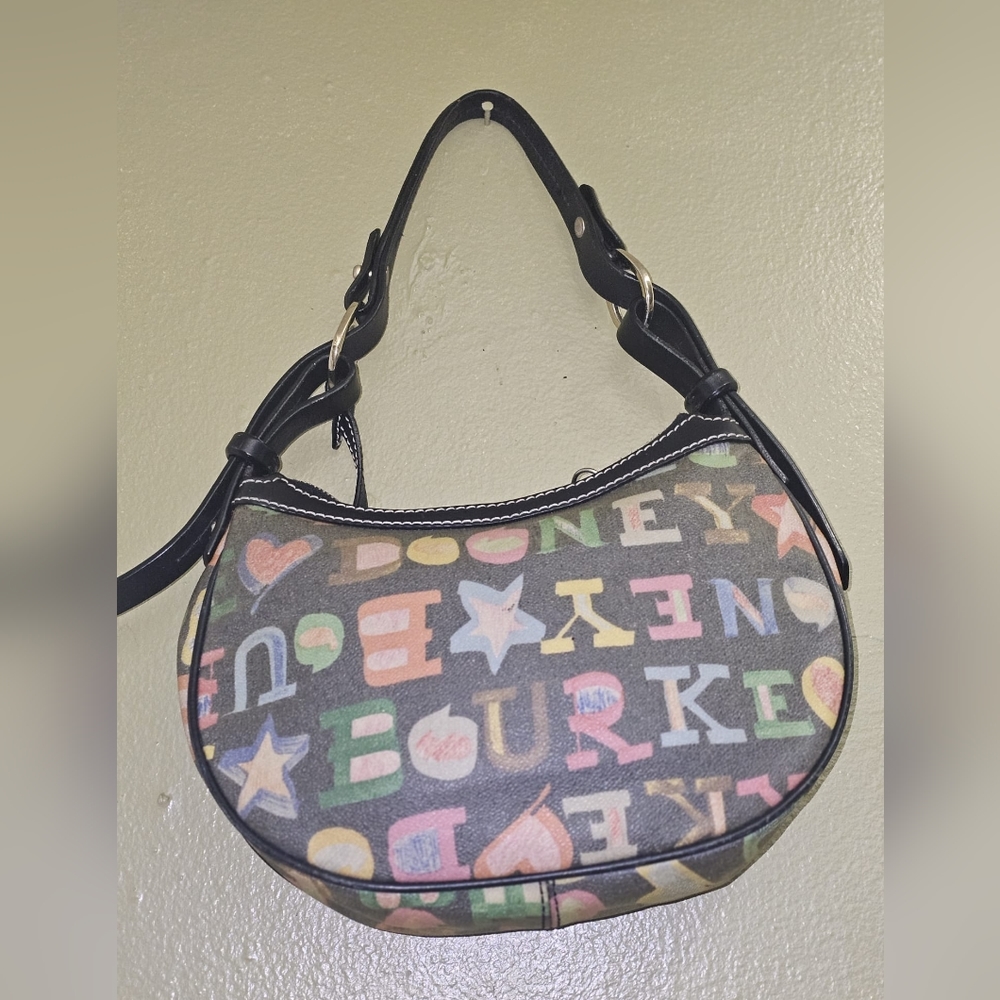 New Dooney & Bourke Graffiti Doodle Crayon Shoulder Handbag. Egg Pochete